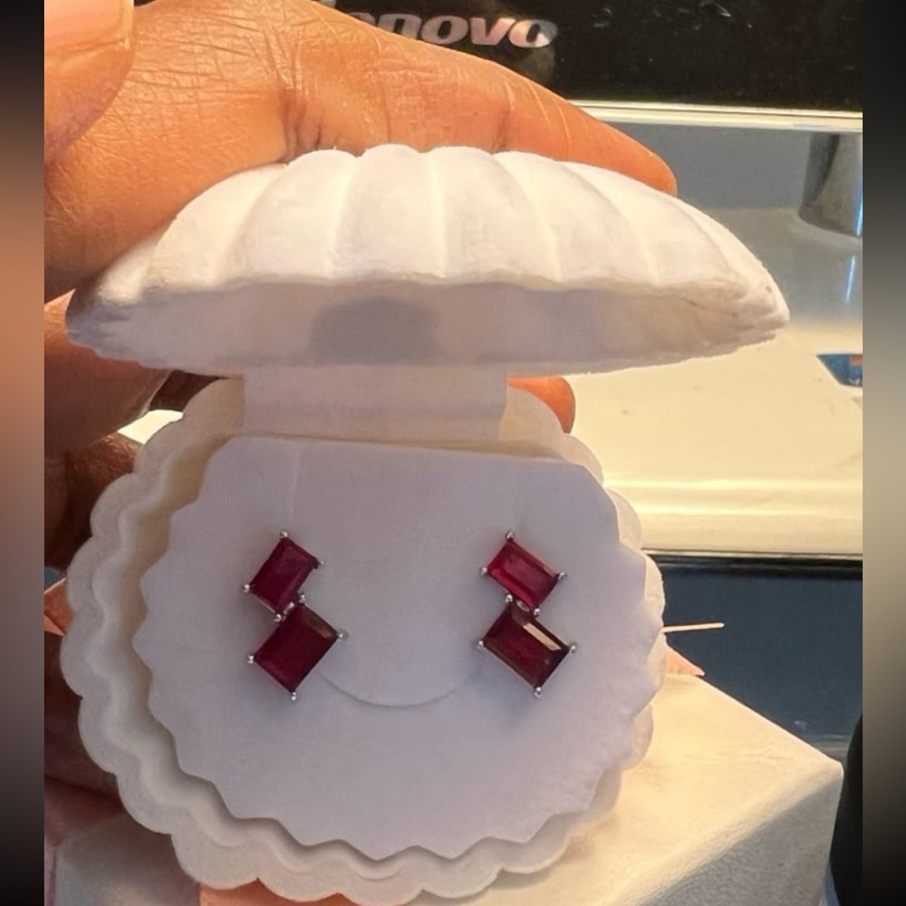 Gorgeous Square Cut Ruby Crystal Stud Earrinvs - image 4